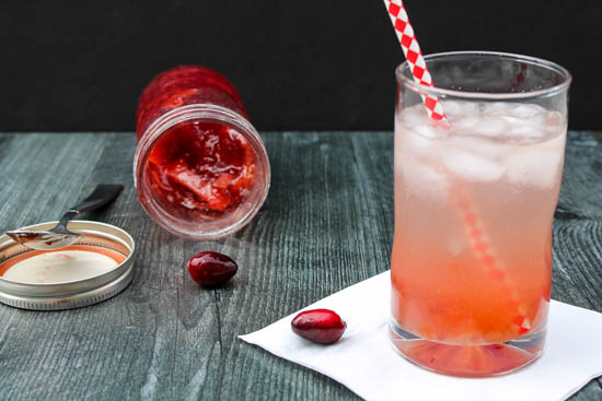 A customizable, 3-ingredient cocktail made from ingredients you likely always have on hand, this Gin & (Cranberry Orange) Jam Cocktail is a refreshing fall sipper. 