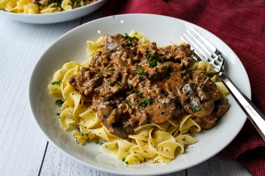 Slow Cooker Hamburger Stroganoff 